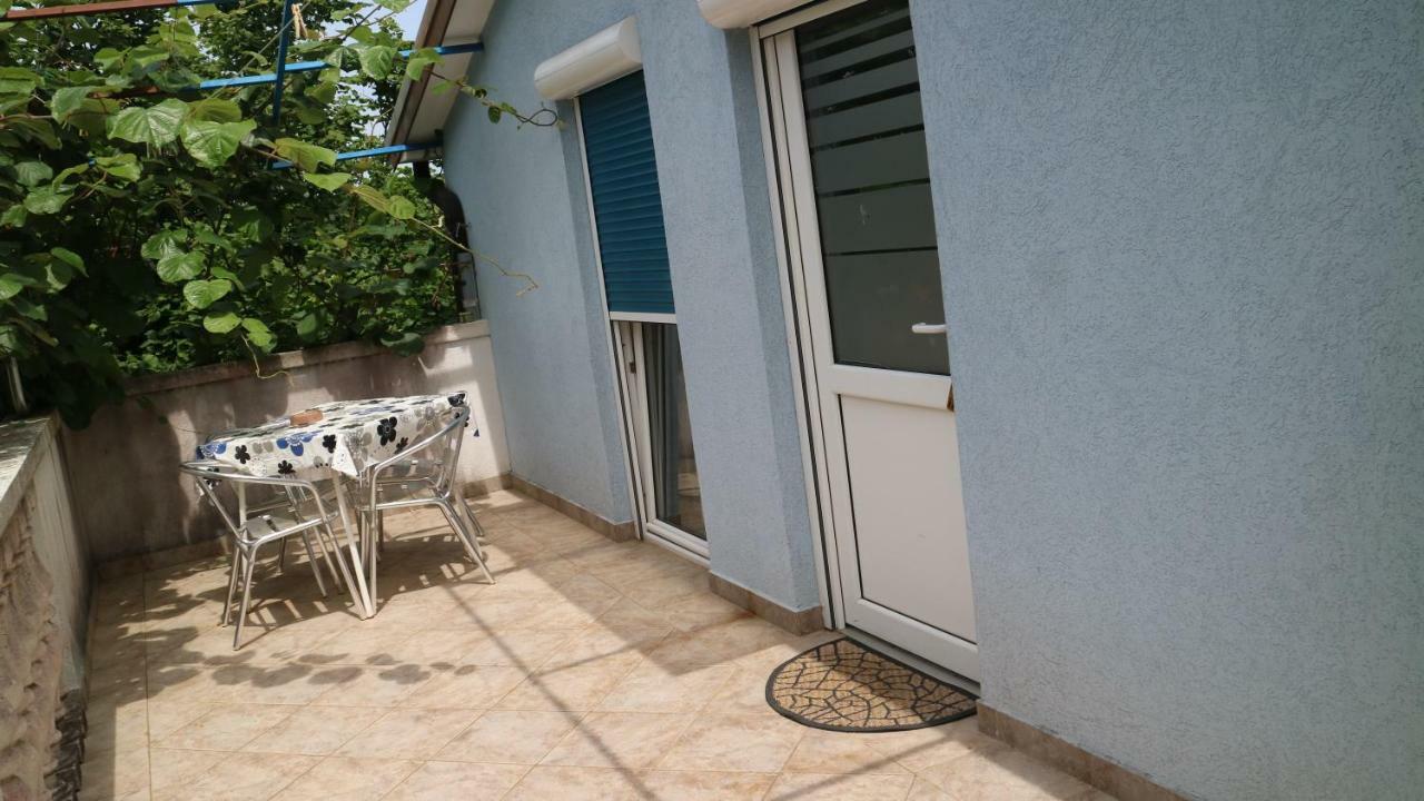 Rooms And Apartments V&M Murine Exterior foto